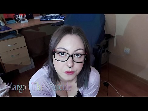 ❤️ Сексуальна дівчина в окулярах глибоко відсмоктує дилдо на камеру ❤❌ Красиве порно у нас ❌❤